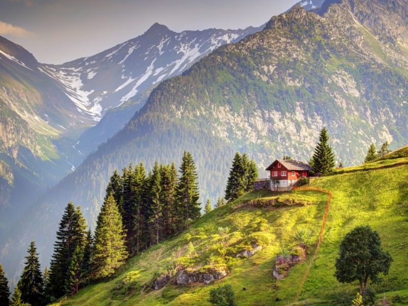 瑞士阿尔卑斯山林间小屋风景壁纸 高清多尺寸可选