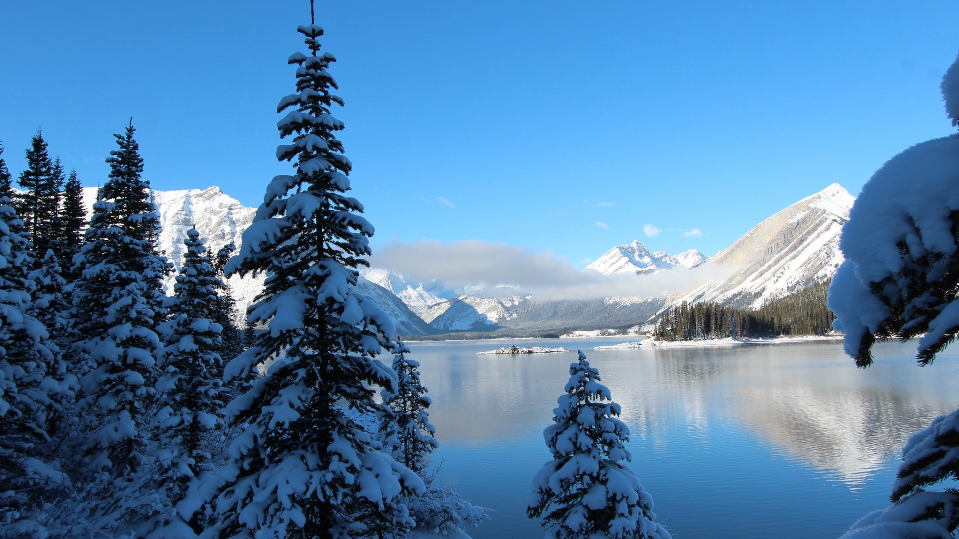 冬日雪山湖景高清电脑壁纸合集