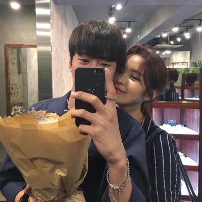 真人情侣秀恩爱头像！一左一右高清甜系图共18张