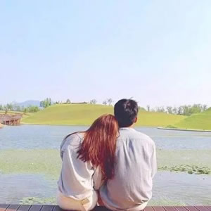 清新氛围感拉满！12组双人背影情侣头像合集