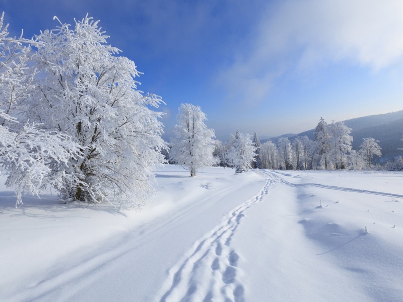 冬日山景雪景电脑壁纸推荐