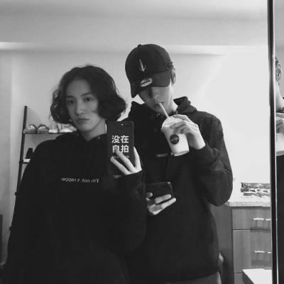 26张高清伤感意境黑白情侣头像 一对双人情侣人头像