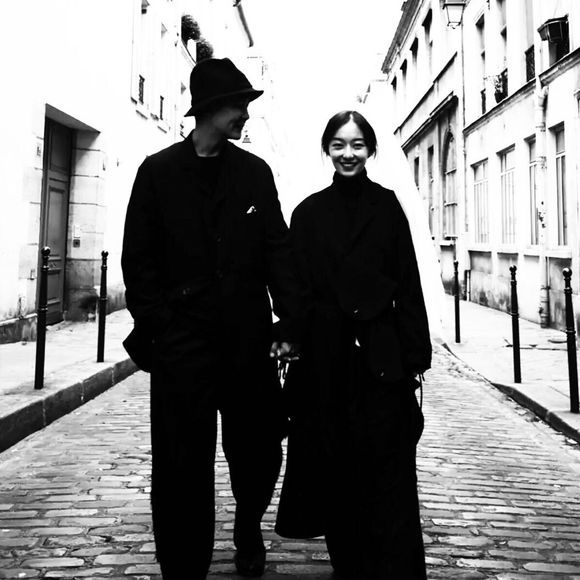 16张好看又流行的黑白微信情侣头像合集