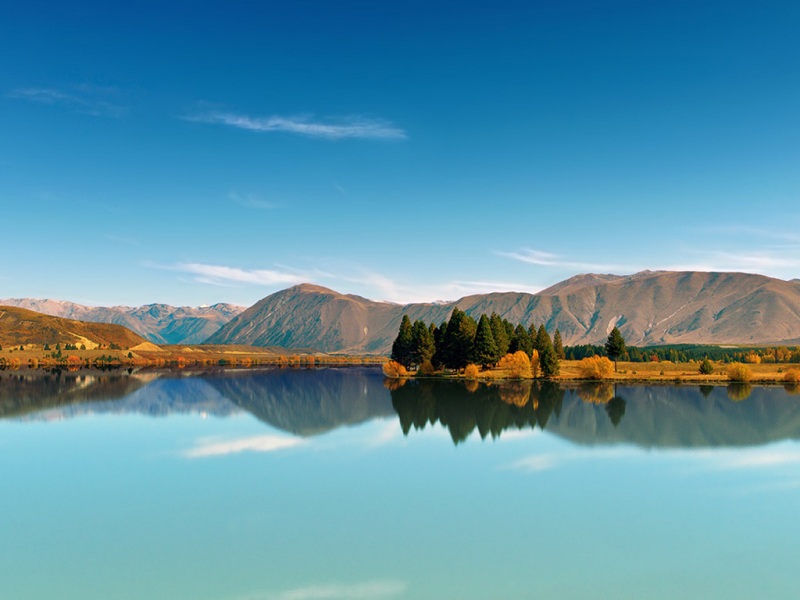 适合电脑用的蓝天湖水动漫壁纸推荐
