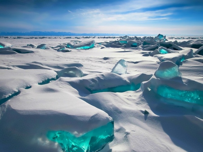 西伯利亚贝加尔湖冬日冰景 电脑桌面动漫壁纸