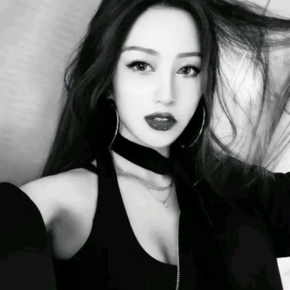 最新黑白情侣头像来啦！一男一女高清款共10张