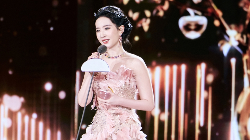 刘亦菲梦幻粉羽造型壁纸上线 多款高清尺寸可选