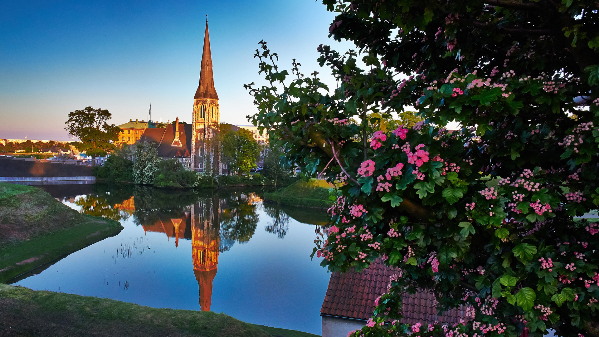 哥本哈根阿尔班教堂美景 多款尺寸电脑壁纸可下载