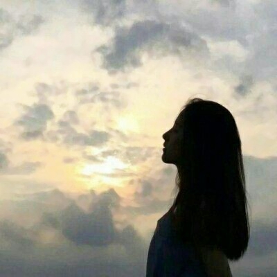 28张高清背影情侣头像 氛围感拉满的QQ情侣专用图