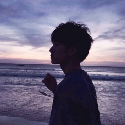 12张高清真人一男一女唯美情侣头像 快收藏当情头