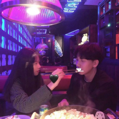 四张一组的情侣头像来啦！同系列高清图共24张