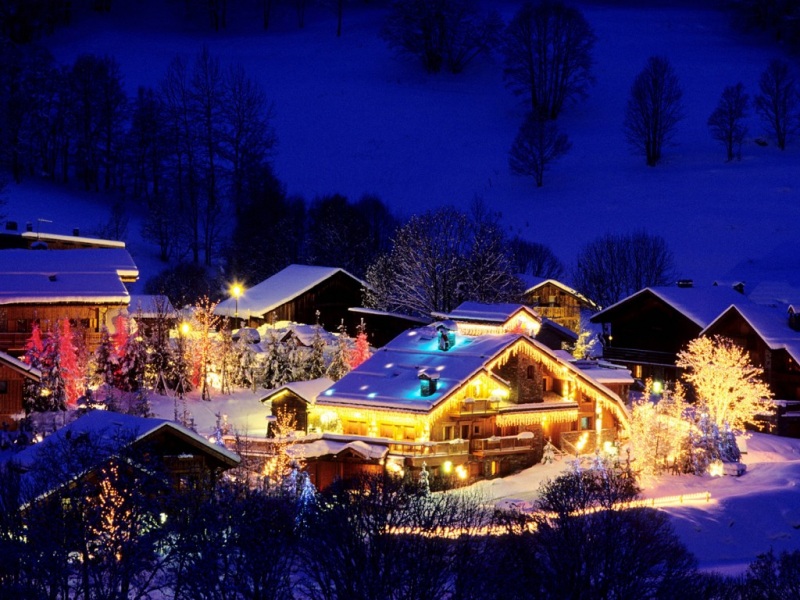 圣诞夜乡村雪山灯饰壁纸！把冬日氛围感拉满的电脑桌面图