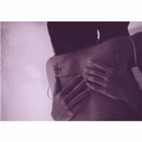 18组霸气接吻情侣头像 一对两张超甜恩爱款