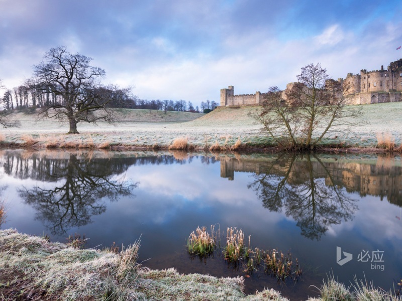 阿尼克城堡冬日雪景电脑桌面壁纸