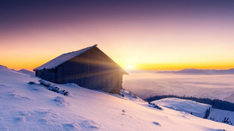 冬日雪屋暖阳风景电脑壁纸