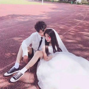 12张高清婚纱情侣头像 氛围感拉满的礼服婚纱照头像