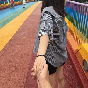情侣头像一左一右背影唯美清纯 16组配对头像合集