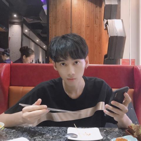 24张冷酷帅气的分开版情侣头像 一男一女高清款