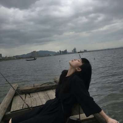 18张高清意境款！一男一女分开的情侣头像合集