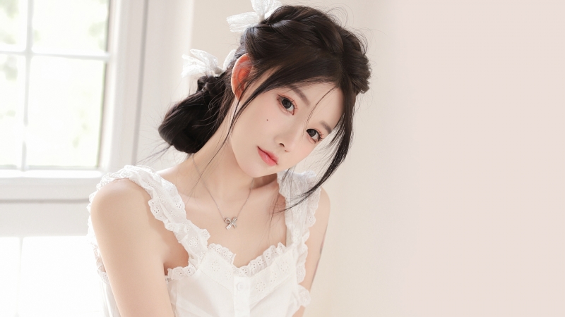 居家清纯白衣美女高清壁纸 养眼又治愈