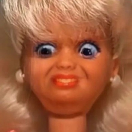 聊天斗图新选择：震惊的芭比表情包合集