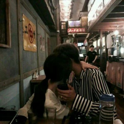 16组高清真人情侣头像 一左一右甜到齁