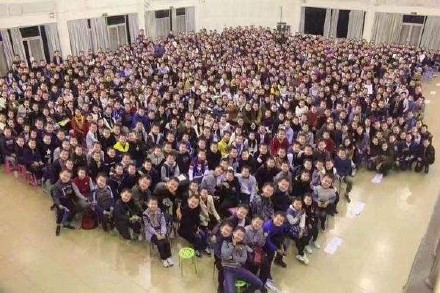 宋民国躺平摆烂：今天啥也不干，就盯着你听你吹牛皮