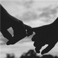 微信牵手头像合集！18组超甜情侣手牵手头像直接抱走