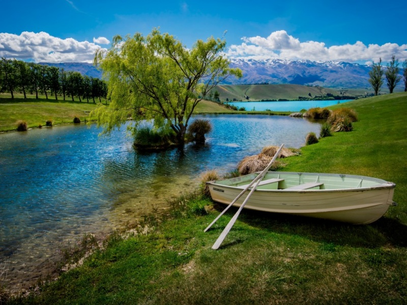 这款湖山小船自然风景电脑壁纸太治愈了