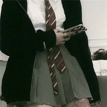 一男一女身体部位情侣头像合集 82张高清图来了