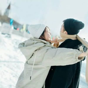 12组双人牵手背影情侣头像 一对两张高清图