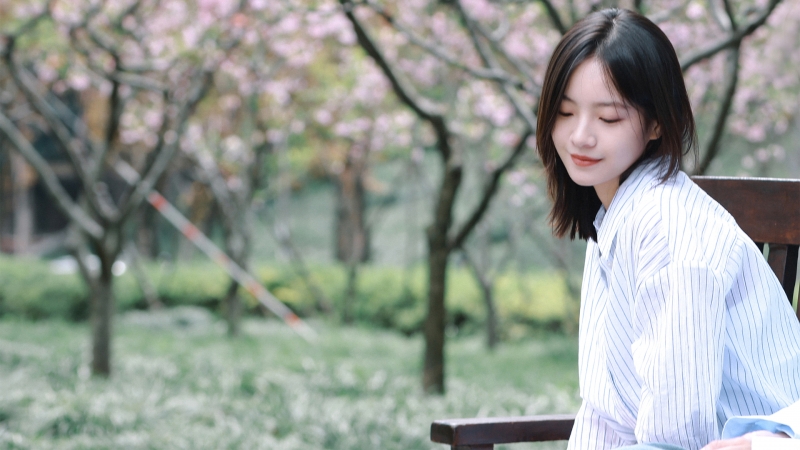 春日公园氛围感拉满！李庚希高清壁纸合集