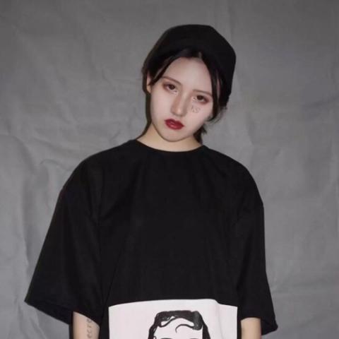 24张高清时尚个性情侣头像 好看又有格调