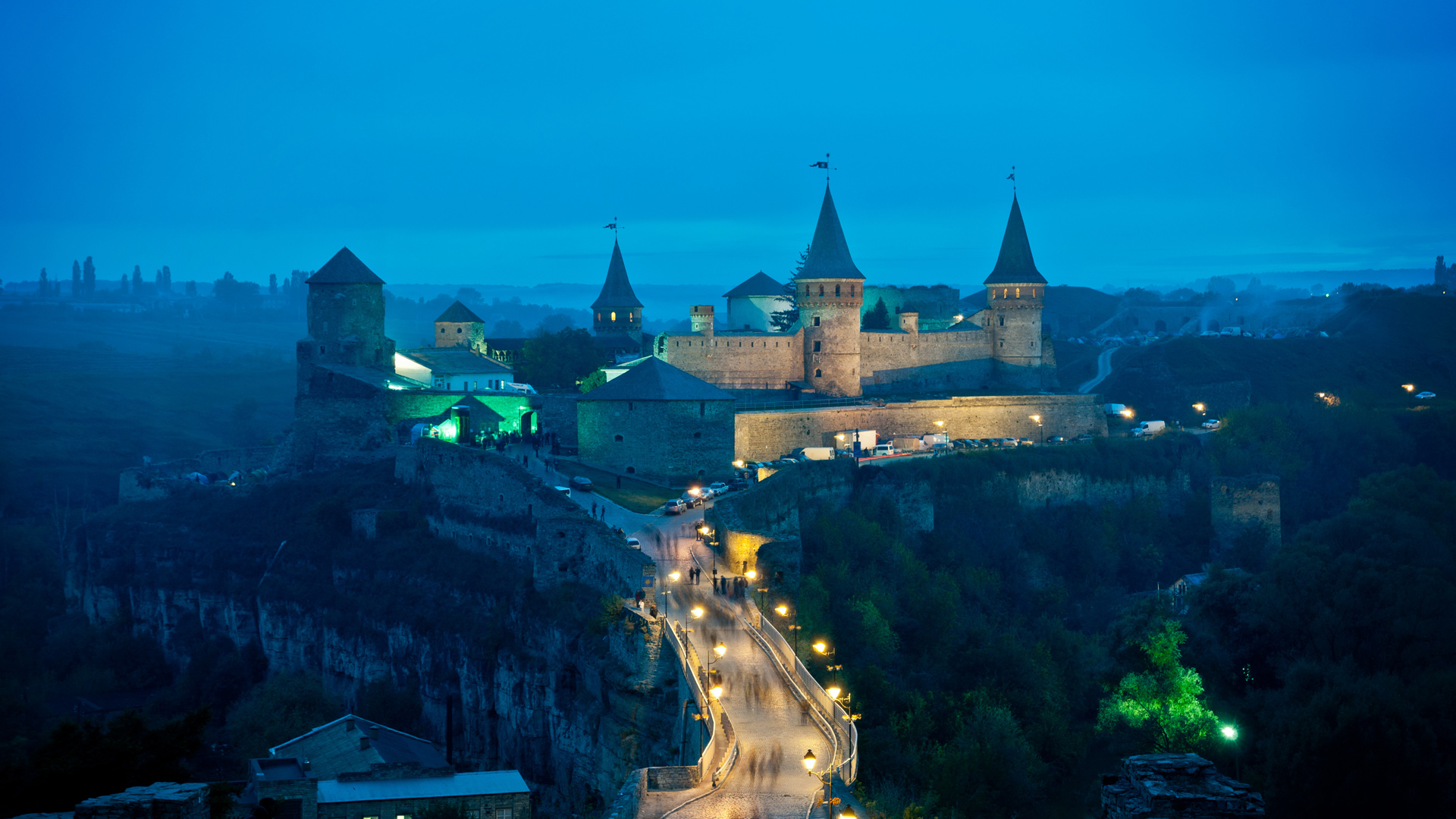 乌克兰卡梅涅茨波多利斯克城堡 这款风景壁纸适配多种电脑屏幕尺寸