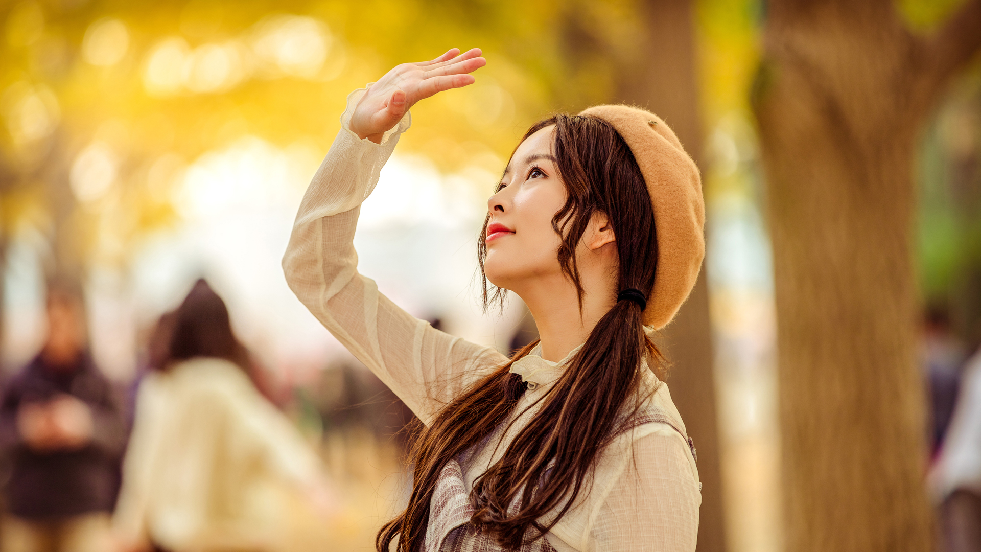 秋天清纯美女高清壁纸推荐来了