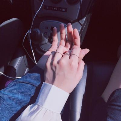 真人情侣秀恩爱头像！一左一右高清甜系图共18张