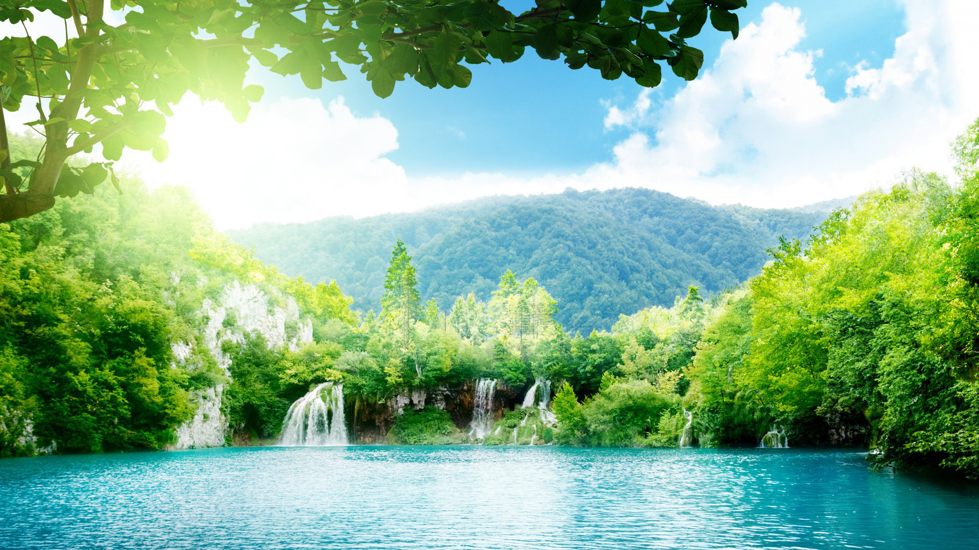 森林高山瀑布风景宽屏电脑壁纸