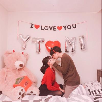 真人情侣秀恩爱头像！一左一右高清甜系图共18张