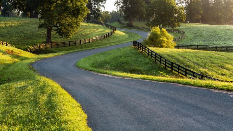 氛围感拉满！乡村公路风景动漫电脑壁纸分享