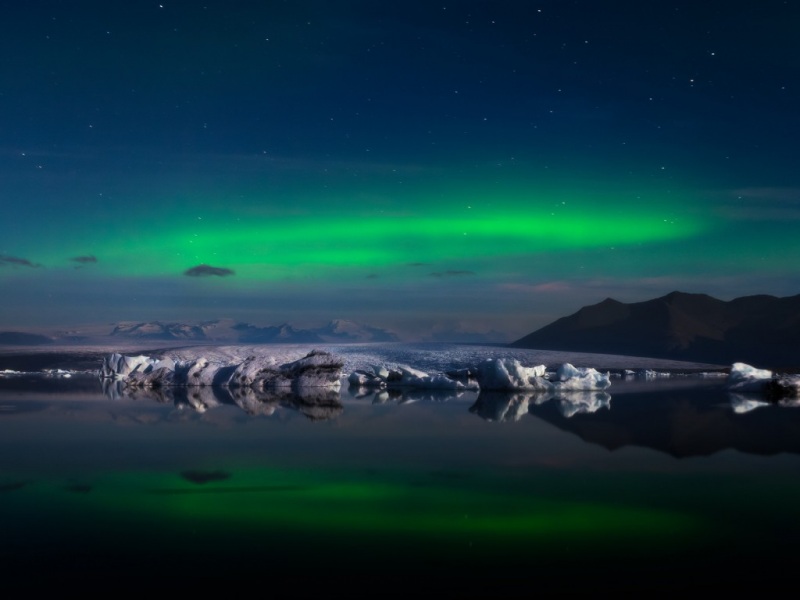 冰岛夜空繁星美景 多款尺寸电脑桌面壁纸免费下