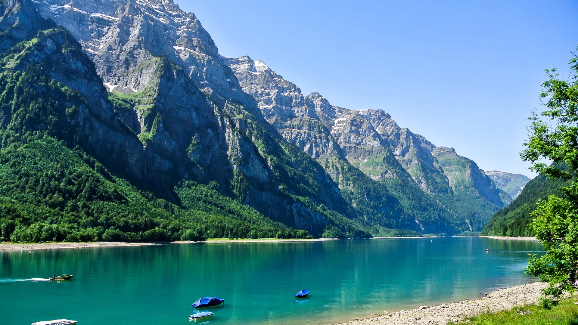 瑞士格拉鲁斯山湖滩美景 电脑动漫桌面壁纸