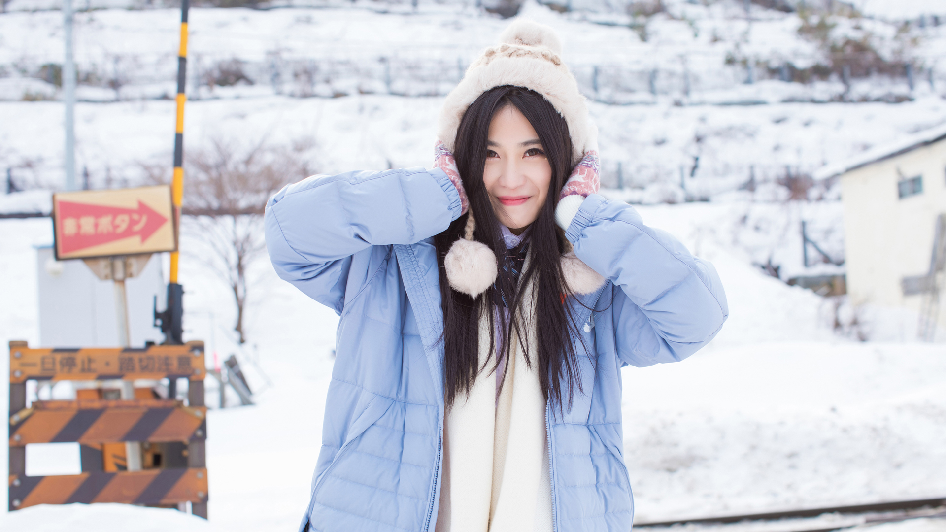 许诺Sabrina冬季高清美女壁纸上新 多款分辨率可选