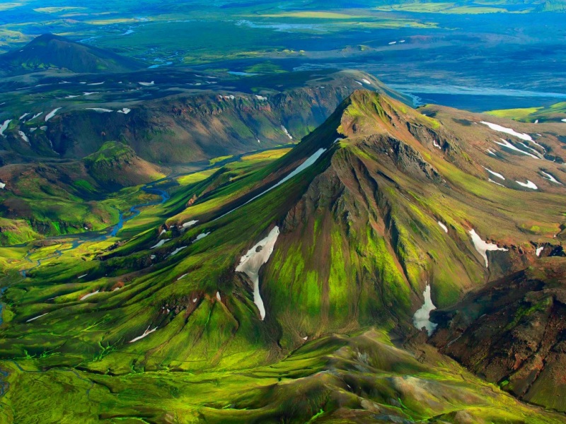 冰岛高山山谷自然风光电脑动漫壁纸来了