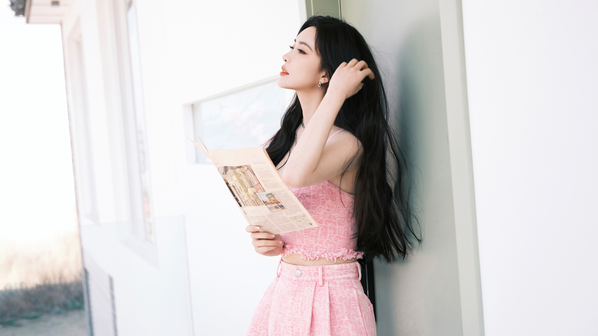 孟子义长发侧脸高清壁纸推荐