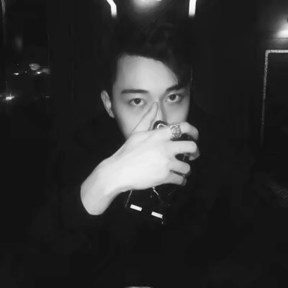 最新黑白情侣头像来啦！一男一女高清款共10张