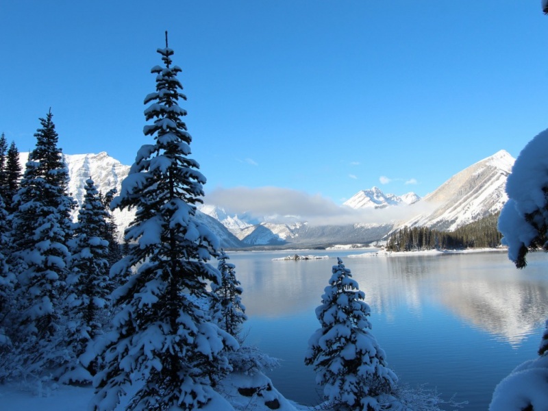 冬日雪山湖景高清电脑壁纸合集