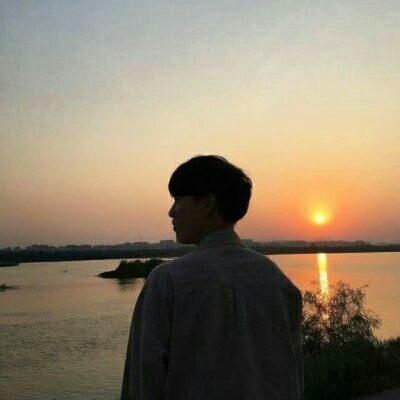 28张高清背影情侣头像 氛围感拉满的QQ情侣专用图