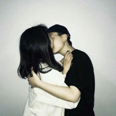 18张高清甜蜜拥抱情侣头像 浪漫氛围感拉满的情头合集