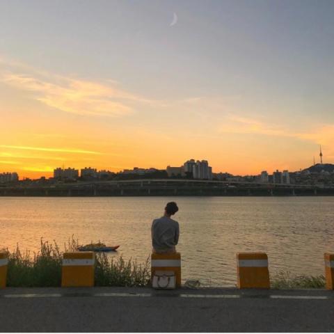 18组高清唯美背影情侣头像，一男一女一人一张