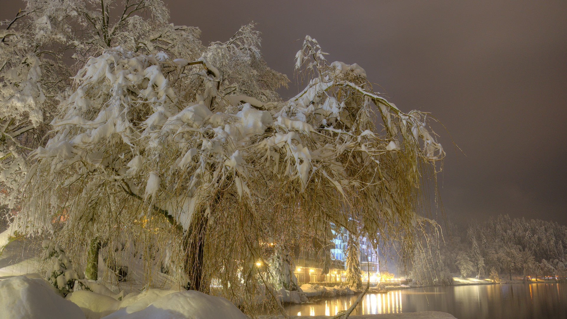 冬日夜晚雪河流雪堆 高清电脑动漫风景壁纸